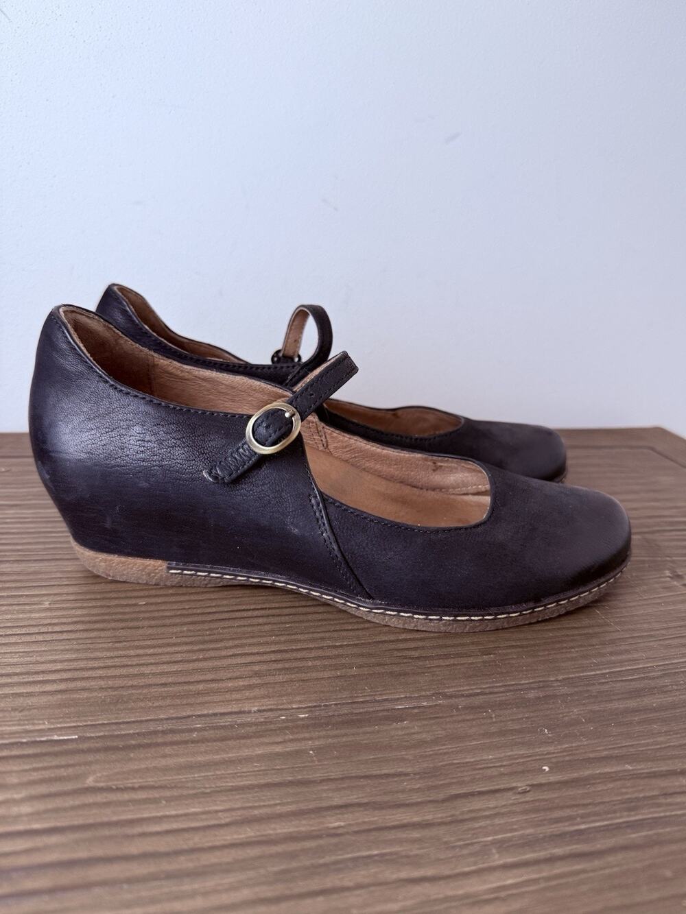 Dansko Loralie Black Leather Round Toe Ankle Strap Mary Jane Wedged Heel Sz 38